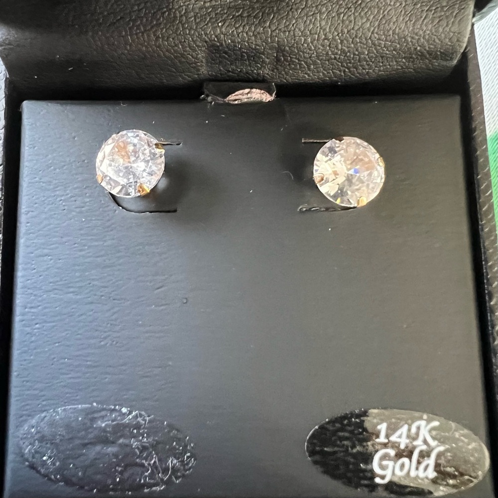 R. H. Macy’s 14K Yellow Gold Stud Cubic Zirconia Earrings 7.5MM - Picture 7 of 11
